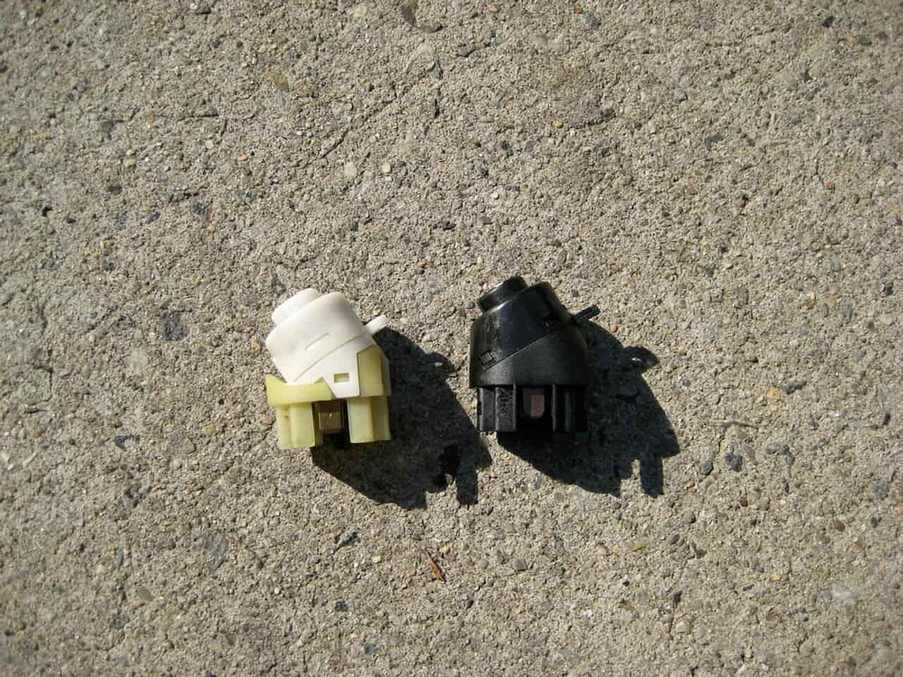 House keys on a door in daylight